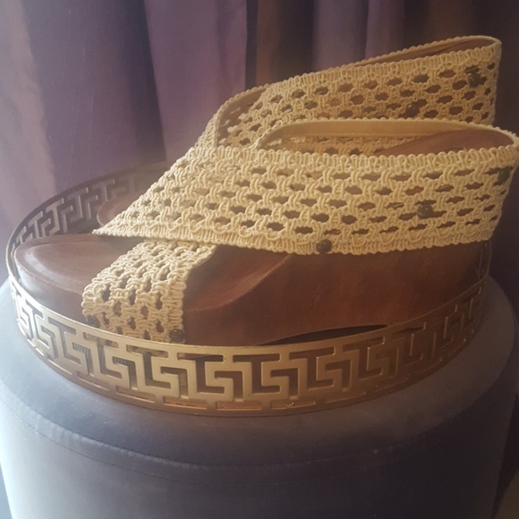 Shoes - Picture 2 of 4